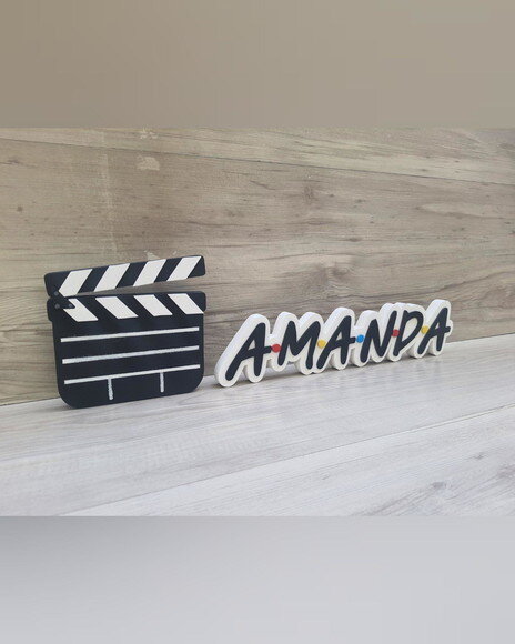 Nome de Mesa Tema Friends - Amanda - 8 cm + Claquete 15 cm