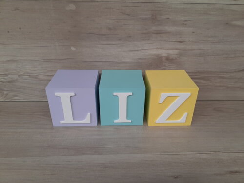 Nome em Cubos - Mod Clássico - 10 x 10 x 10 cm - 3 Letras