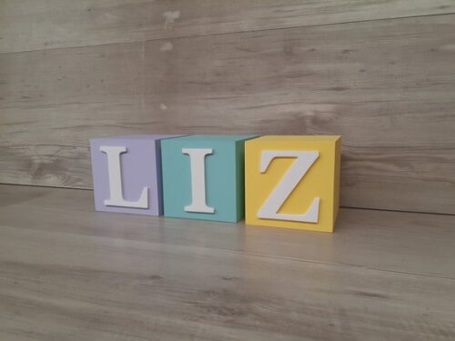 Nome em Cubos - Mod Clássico - 10 x 10 x 10 cm - 3 Letras