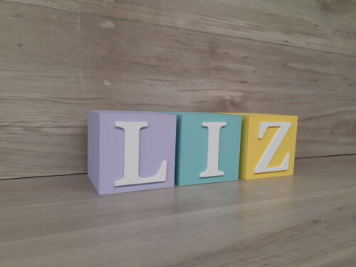 Nome em Cubos - Mod Clássico - 10 x 10 x 10 cm - 3 Letras