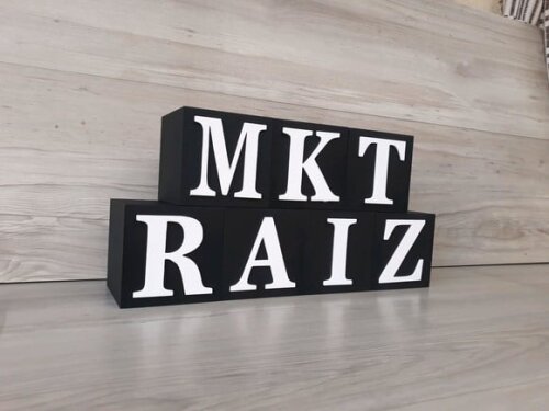 Nome em Cubos - Mod Clássico - 10 x 10 x 10 cm - 7 Letras