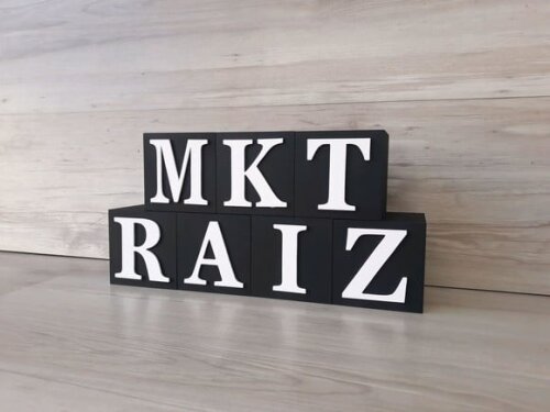 Nome em Cubos - Mod Clássico - 10 x 10 x 10 cm - 7 Letras