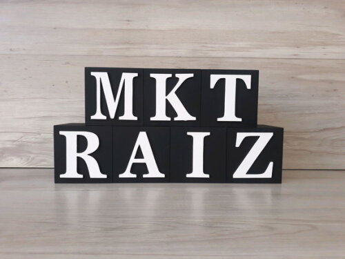 Nome em Cubos - Mod Clássico - 10 x 10 x 10 cm - 7 Letras