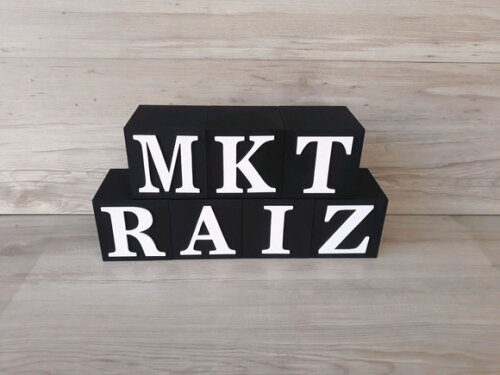 Nome em Cubos - Mod Clássico - 10 x 10 x 10 cm - 7 Letras