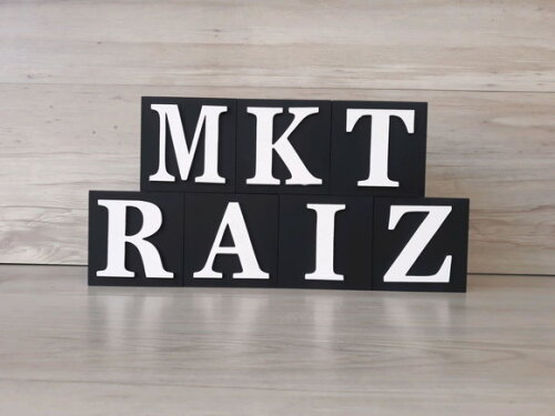 Nome em Cubos - Mod Clássico - 10 x 10 x 10 cm - 7 Letras