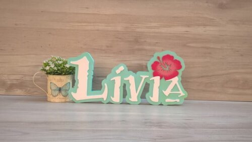 Nome em MDF - Peça de mesa Tema MOANA - Lívia 18 cm