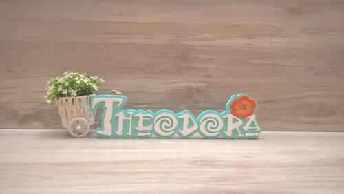 Nome em MDF - Peça de mesa Tema MOANA - Theodora 12 cm