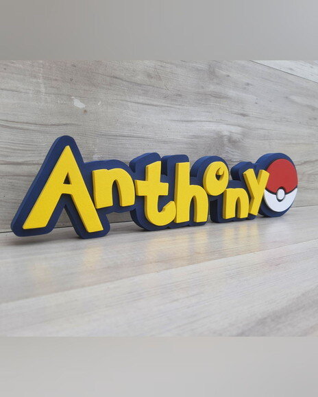 Nome em mdf - Peça de Mesa Tema Pokemon - Anthony - 10 cm