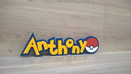 Nome em MDF - Peça de mesa Tema POKEMON - Anthony - 13 cm