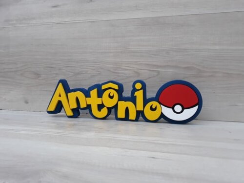 Nome em MDF - Peça de mesa Tema POKEMON - Antônio - 10 cm
