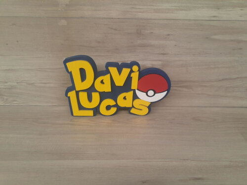 Nome em mdf - Peça de Mesa Tema Pokemon - Davi Lucas - 18 cm