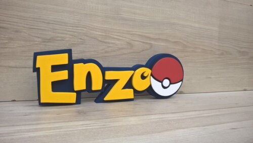 Nome em MDF - Peça de mesa Tema POKEMON - Enzo - 10 cm