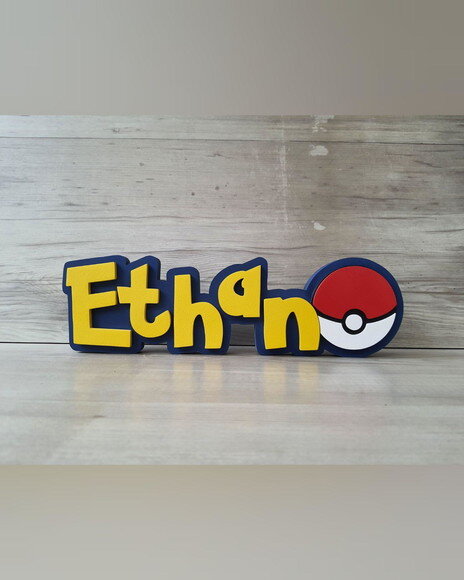 Nome em mdf - Peça de Mesa Tema Pokemon - Ethan - 10 cm