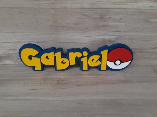 Nome em MDF - Peça de mesa Tema POKEMON - Gabriel - 13 cm