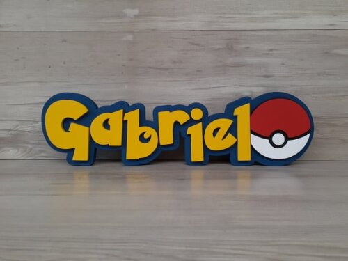 Nome em MDF - Peça de mesa Tema POKEMON - Gabriel - 13 cm