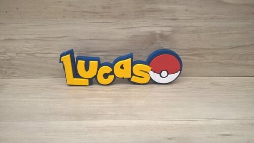 Nome em mdf - Peça de Mesa Tema Pokemon - Lucas 10 cm