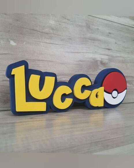 Nome em mdf - Peça de Mesa Tema Pokemon - Lucca 10 cm