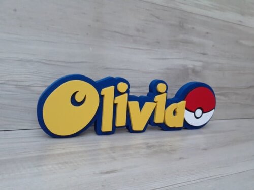 Nome em MDF - Peça de mesa Tema POKEMON - Olivia 10 cm
