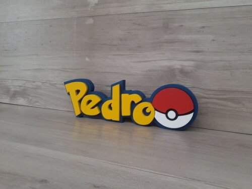 Nome em mdf - Peça de Mesa Tema Pokemon - Pedro - 10 cm
