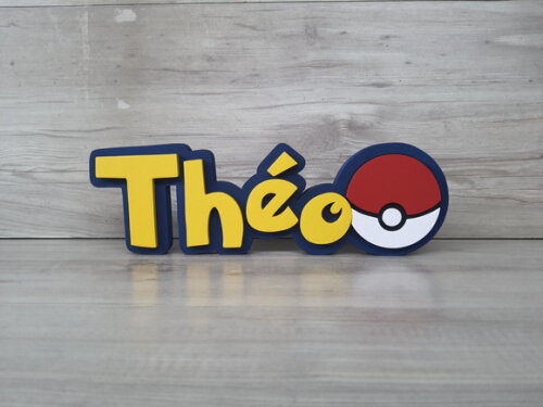 Nome em mdf - Peça de Mesa Tema Pokemon - Théo - 10 cm