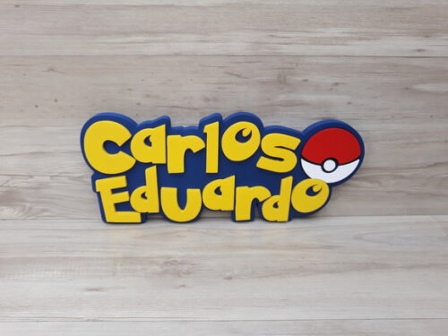 Nome em MDF- Peça de mesa Tema POKEMON- Carlos Eduardo 18 cm