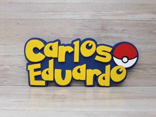 Nome em MDF- Peça de mesa Tema POKEMON- Carlos Eduardo 18 cm