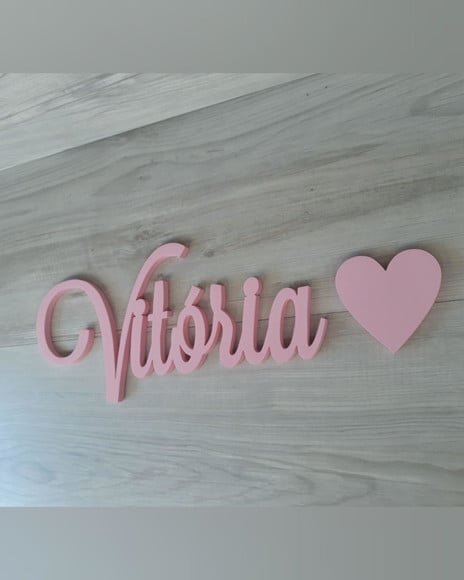 Nomes de Parede em mdf - Linha Ls - Vitória + Coração