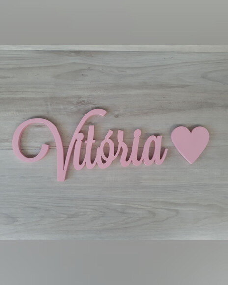 Nomes de Parede em mdf - Linha Ls - Vitória + Coração