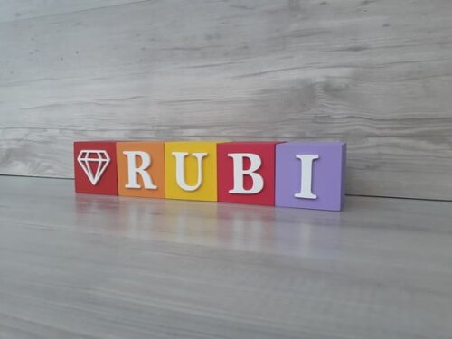 Nomes em Cubos - Mod. Clássico - 6 x 6 x 6 cm - 5 Letras