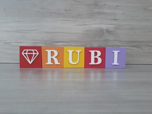 Nomes em Cubos - Mod. Clássico - 6 x 6 x 6 cm - 5 Letras
