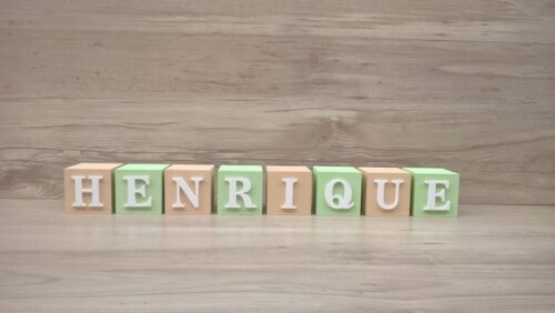 Nomes em Cubos - Mod. Clássico - 6 x 6 x 6 cm - 8 Letras