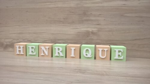 Nomes em Cubos - Mod. Clássico - 6 x 6 x 6 cm - 8 Letras