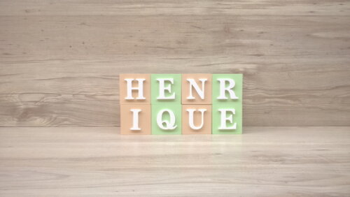 Nomes em Cubos - Mod. Clássico - 6 x 6 x 6 cm - 8 Letras
