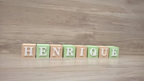 Nomes em Cubos - Mod. Clássico - 6 x 6 x 6 cm - 8 Letras