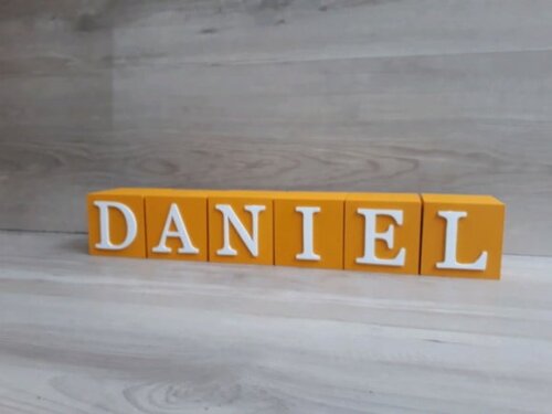 Nomes em Cubos - Mod. Clássico - 8 x 8 x 8 cm - 6 Letras