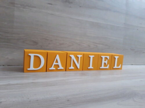 Nomes em Cubos - Mod. Clássico - 8 x 8 x 8 cm - 6 Letras