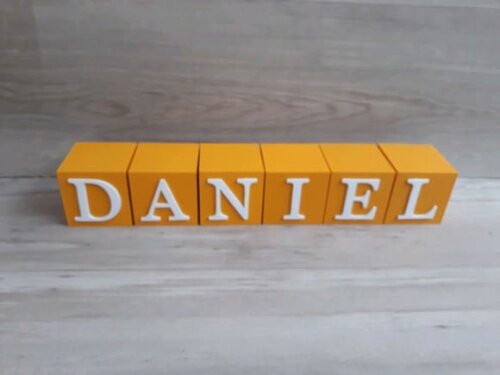 Nomes em Cubos - Mod. Clássico - 8 x 8 x 8 cm - 6 Letras