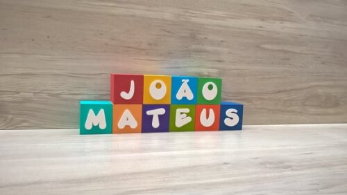 Nomes em Cubos - Mod. Infantil - 6 x 6 x 6 cm - 10 Letras