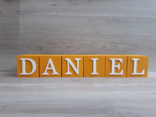Nomes em Cubos - Mod. Clássico - 8 x 8 x 8 cm - 6 Letras