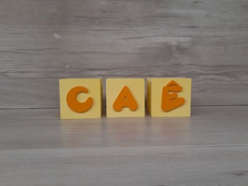 Nomes em Cubos - Mod. Infantil - 6 x 6 x 6 cm - 3 Letras