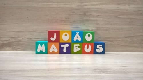 Nomes em Cubos - Mod. Infantil - 6 x 6 x 6 cm - 10 Letras