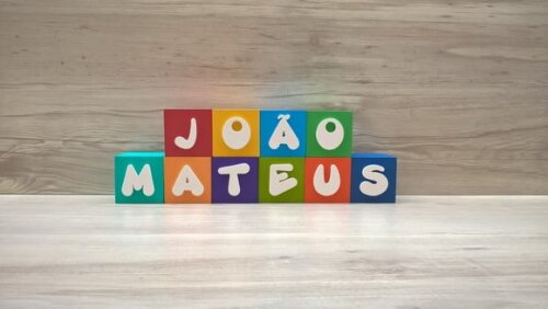 Nomes em Cubos - Mod. Infantil - 6 x 6 x 6 cm - 10 Letras