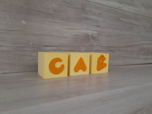 Nomes em Cubos - Mod. Infantil - 6 x 6 x 6 cm - 3 Letras