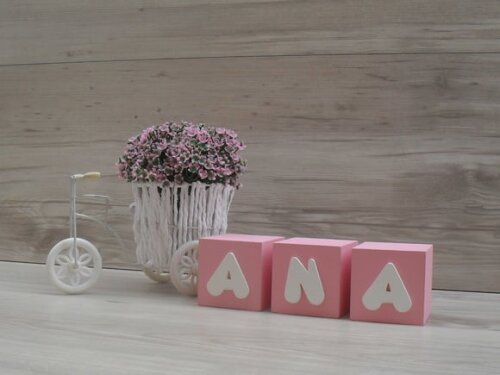 Nomes em Cubos - Mod. Infantil - 6 x 6 x 6 cm - 3 Letras