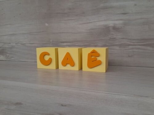 Nomes em Cubos - Mod. Infantil - 6 x 6 x 6 cm - 3 Letras