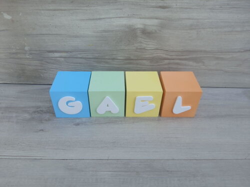 Nomes em Cubos - Mod. Infantil - 6 x 6 x 6 cm - 4 Letras