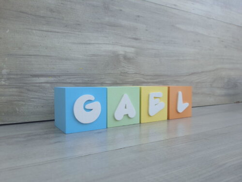 Nomes em Cubos - Mod. Infantil - 6 x 6 x 6 cm - 4 Letras