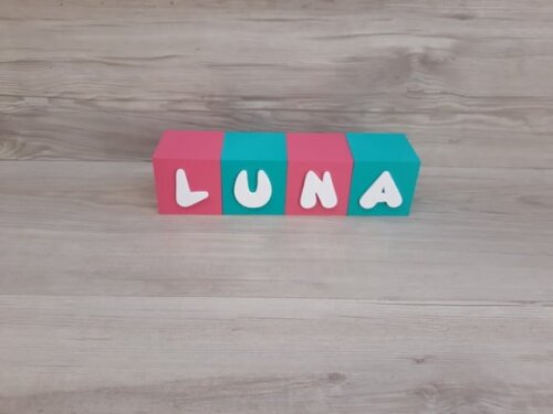Nomes em Cubos - Mod. Infantil - 6 x 6 x 6 cm - 4 Letras