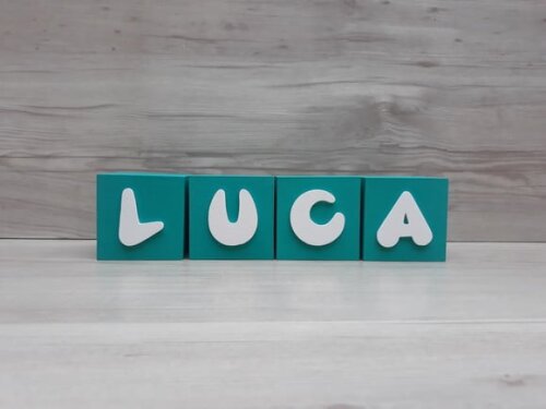 Nomes em Cubos - Mod. Infantil - 6 x 6 x 6 cm - 4 Letras