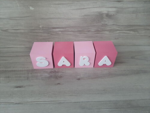 Nomes em Cubos - Mod. Infantil - 6 x 6 x 6 cm - 4 Letras